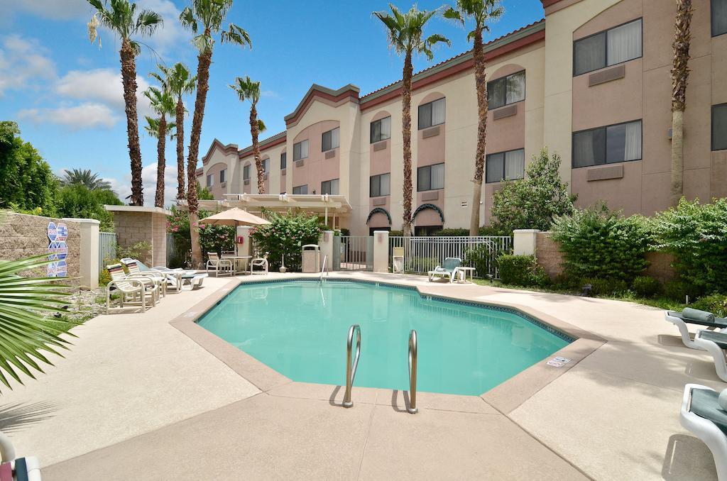 Comfort Suites Palm Desert I-10 Esterno foto
